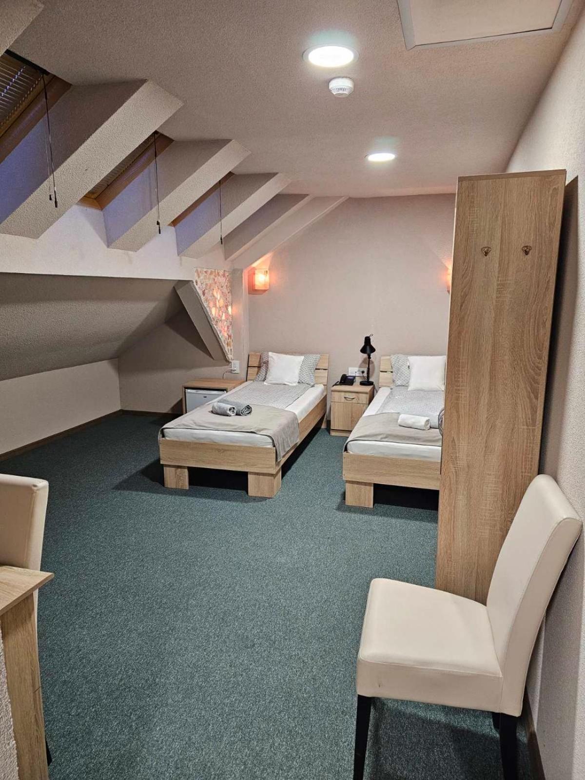 Fantastico Exlcusive Hotel Senta Bagian luar foto
